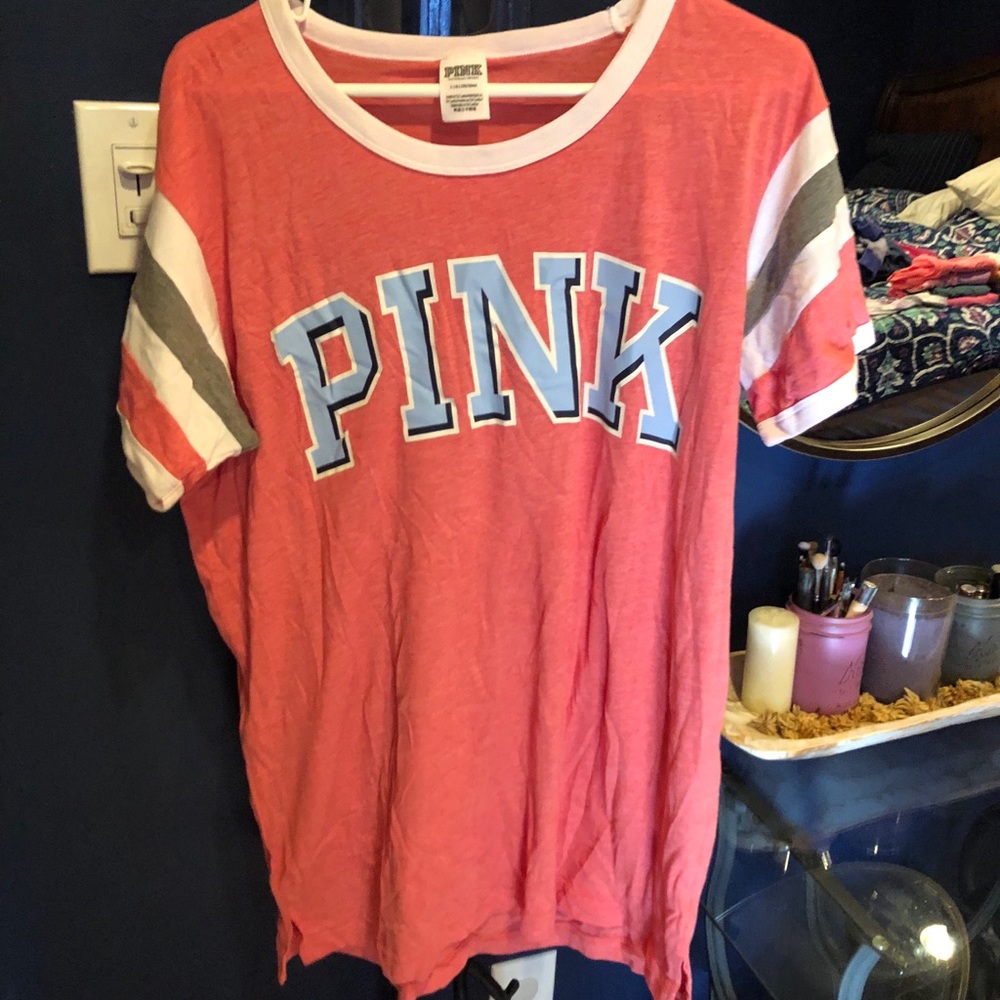 VS pink campus tee large